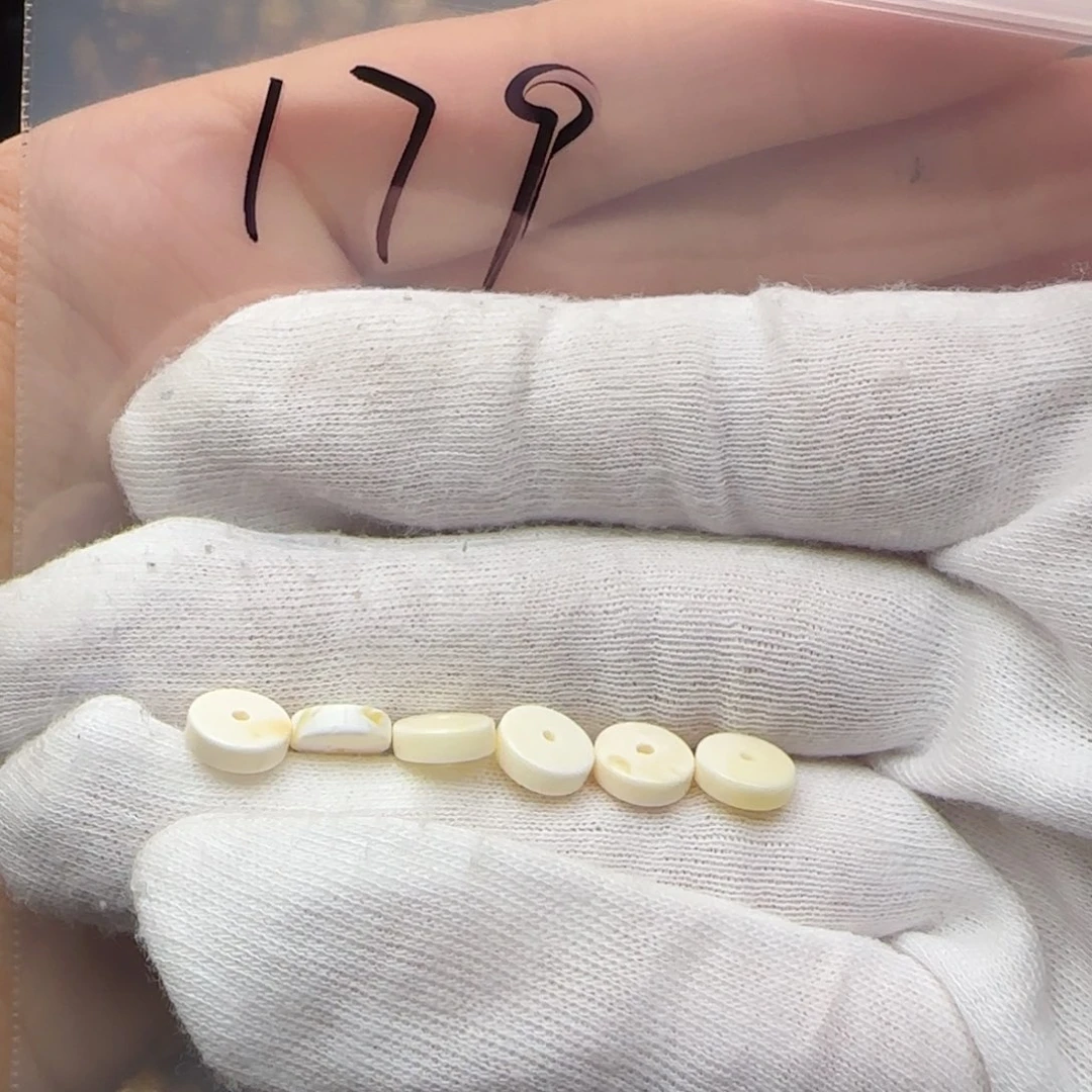 琥珀裸石未镶嵌?****琥珀蜜蜡