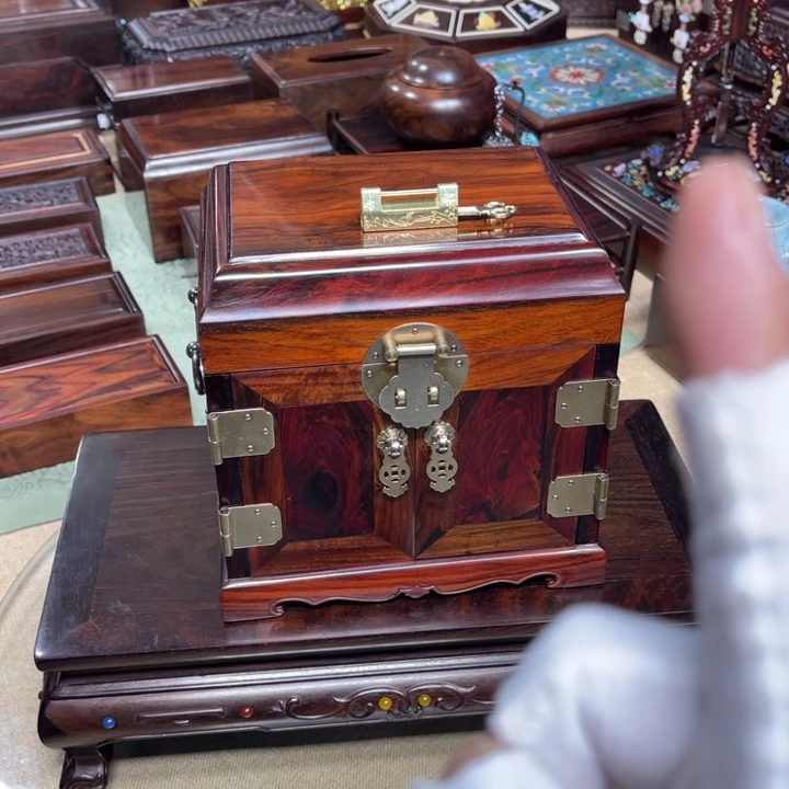 紫檀木类成套家具