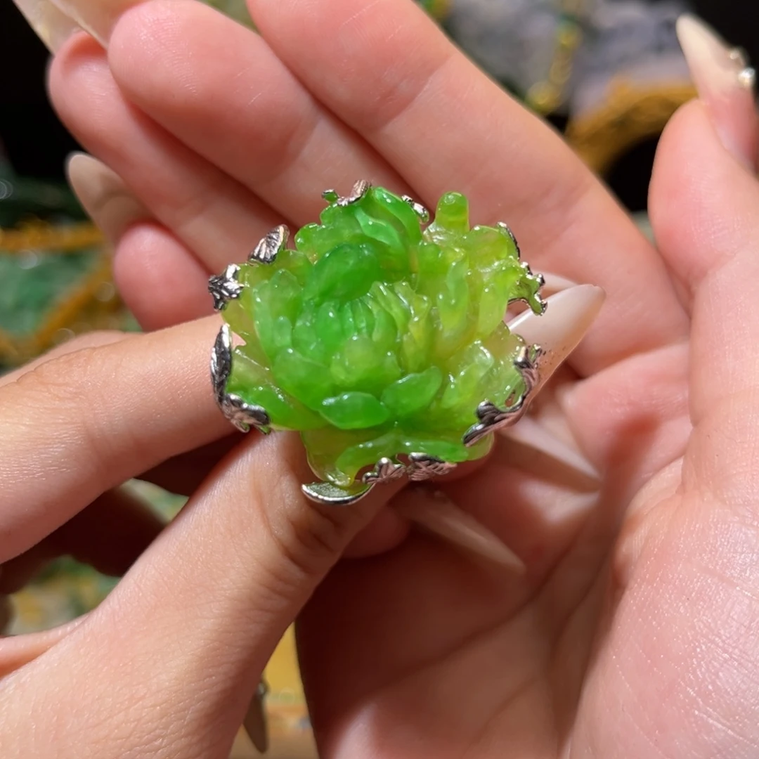 翡翠未镶嵌颈饰待编织