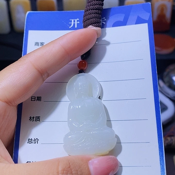 和田玉颈饰未镶嵌风***飞