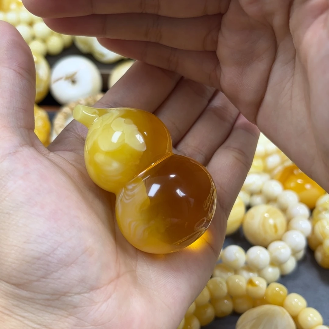 琥珀未镶嵌手串葫芦