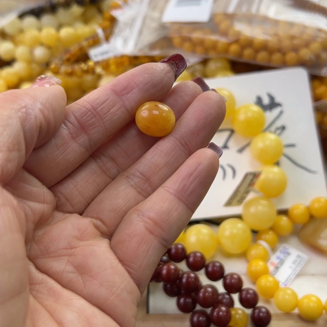 琥珀珠宝奇石未镶嵌