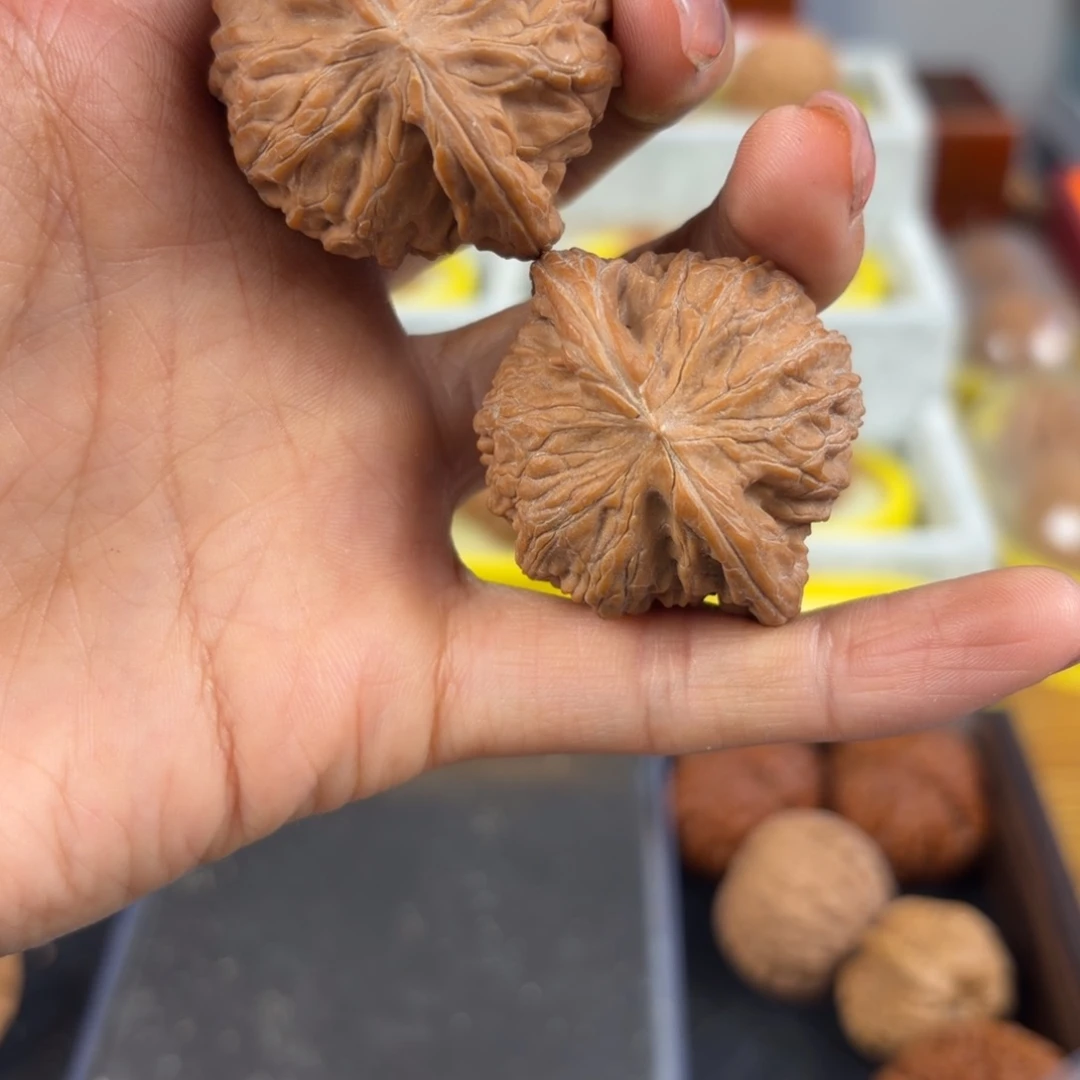 该***神文玩核桃吊坠磨盘168