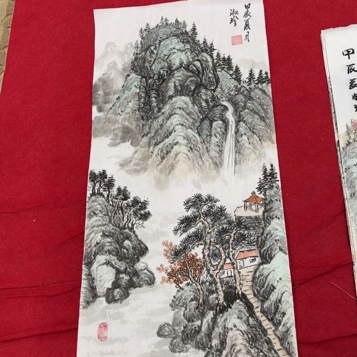 国画花鸟等图案为四开