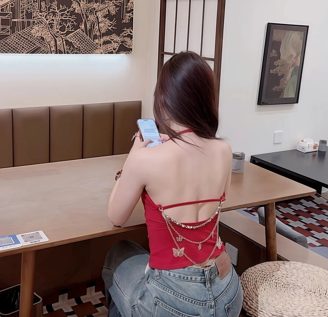 性感辣妹夏季带胸垫蝴蝶链条挂脖露背外穿小背心