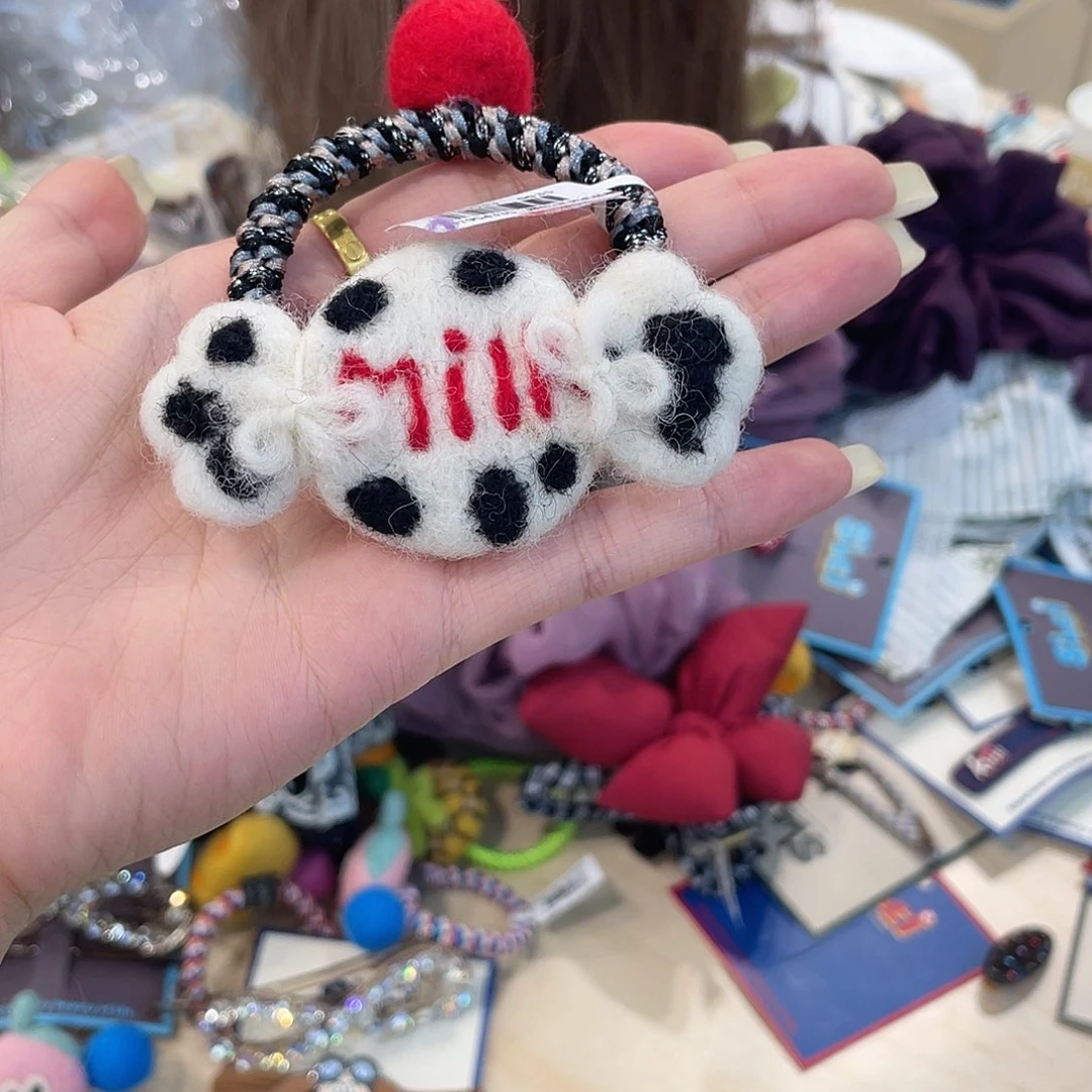 布艺非金属白色奶糖毛毡