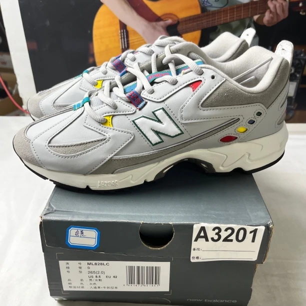 A3201 NEW BALANCE ML828LC 42码数运动鞋 直播微瑕疵 无售后