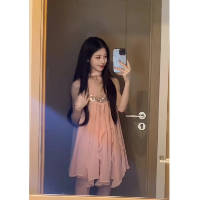 2025新款法式粉色荷叶边吊带连衣裙女高级感夏季度假裙子纯欲短裙