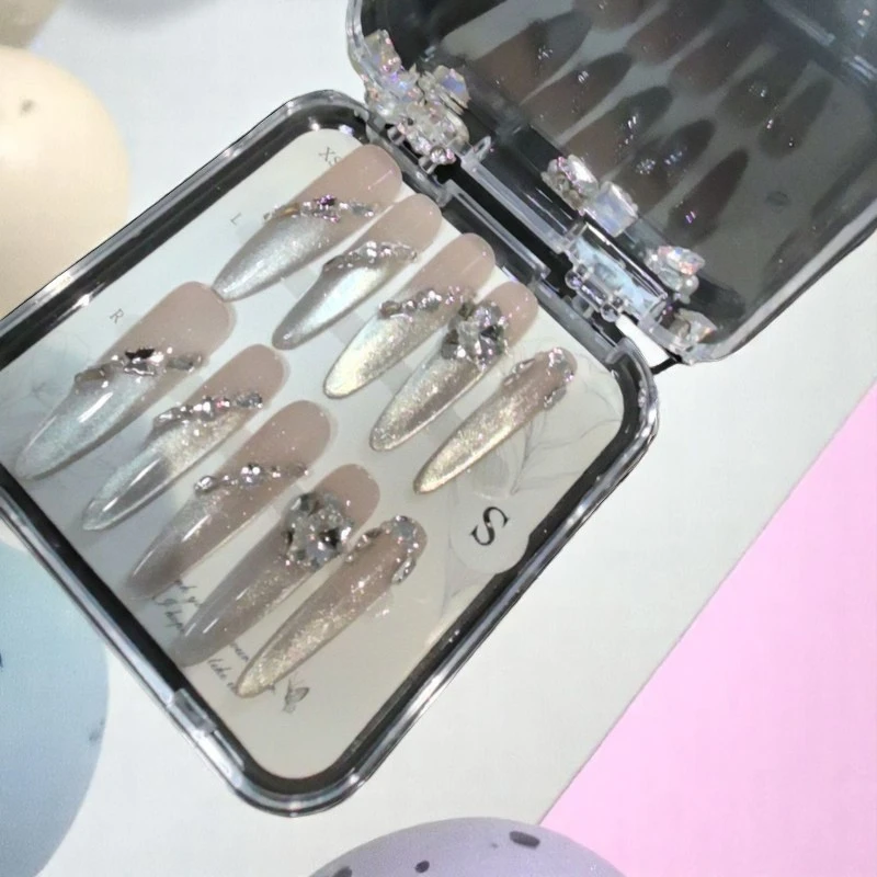 纯手工富家千金爆闪渐变猫眼高级气质美甲穿戴显白氛围美甲穿戴甲