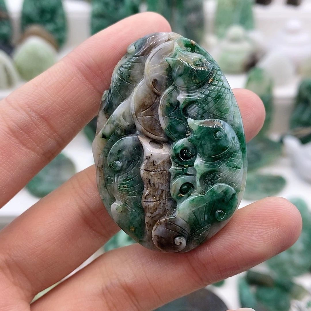 浓***力独山玉未镶嵌颈饰