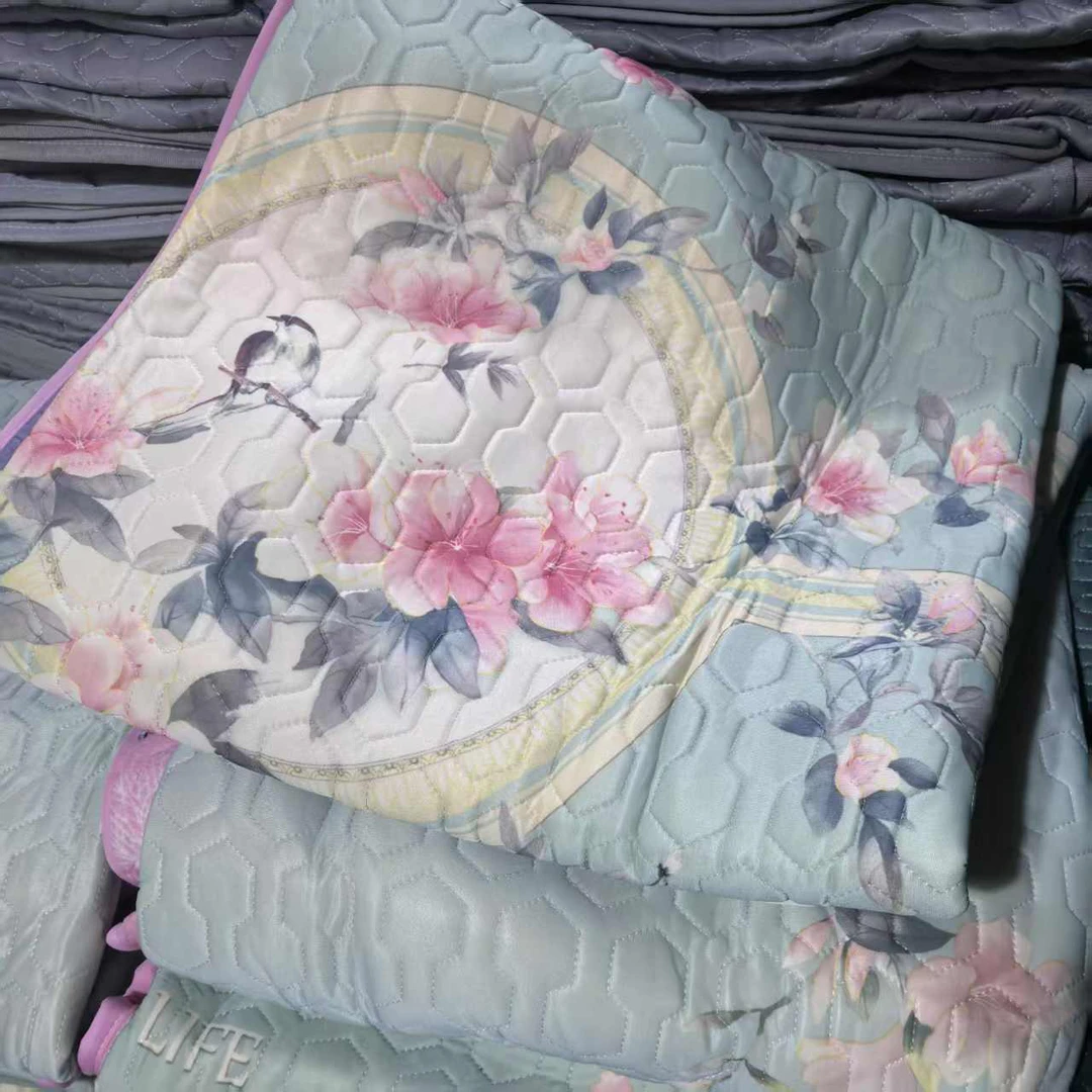 浅绿花朵AB面乳胶床垫（反面宝宝绒）180*200