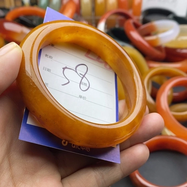 未镶嵌手镯石英质玉