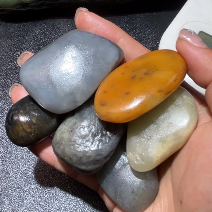 和田玉未镶嵌珠宝奇石