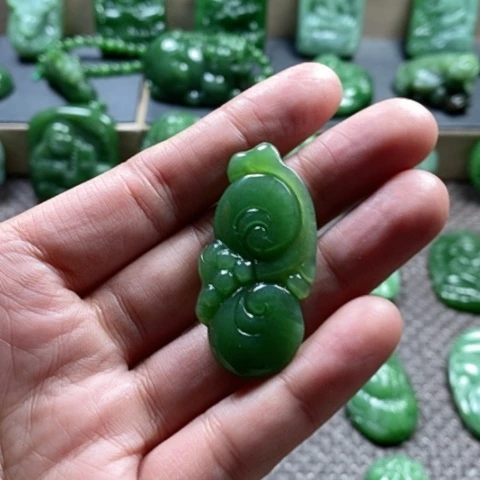【闪购商品】颈饰未镶嵌和田玉