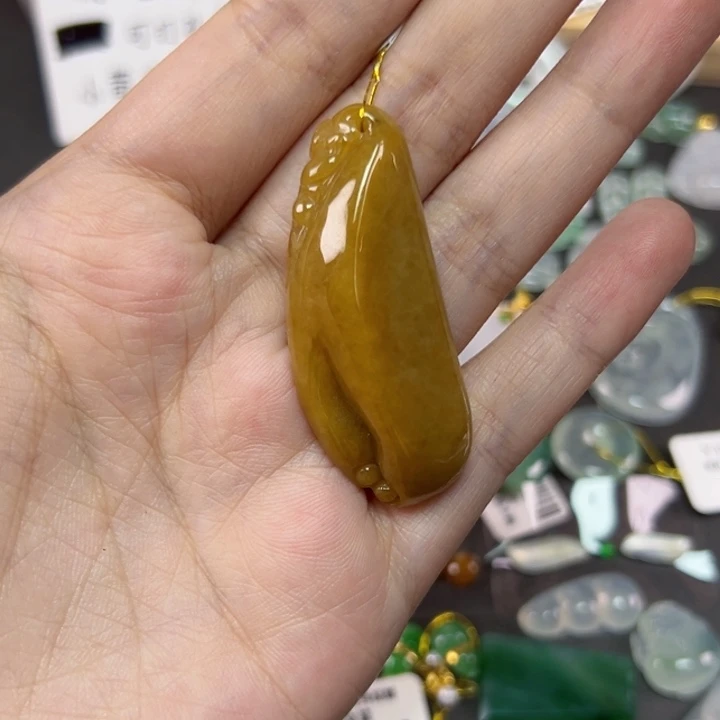 裸石翡翠黄翡挂件