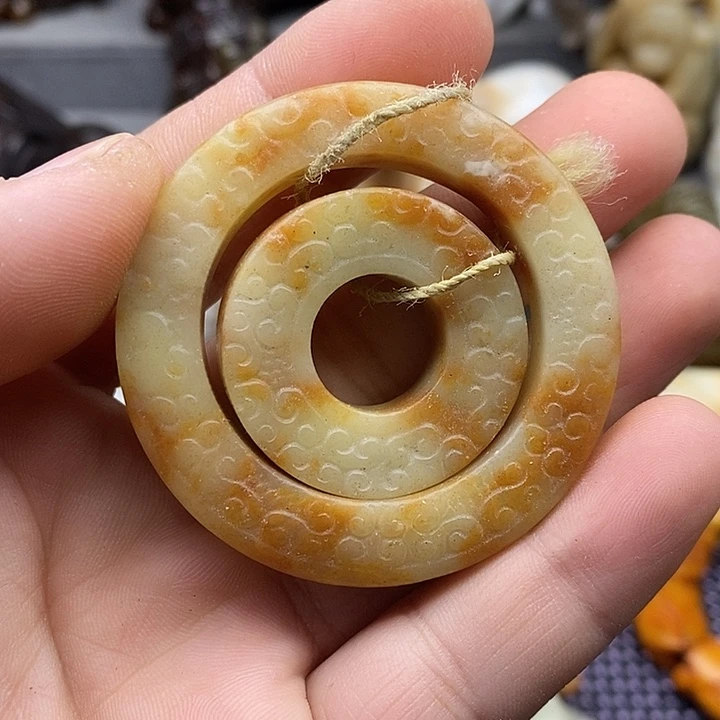 未镶嵌蛇纹石玉颈饰