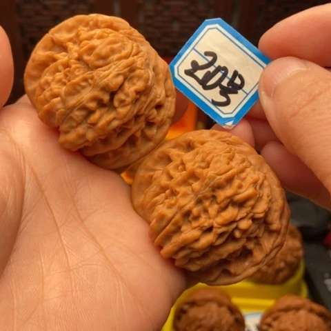 文玩核桃吊坠天**勤蓟县楼47.5