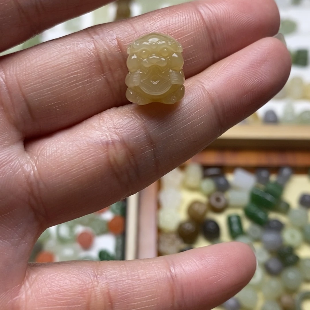 南红玛瑙未镶嵌颈饰