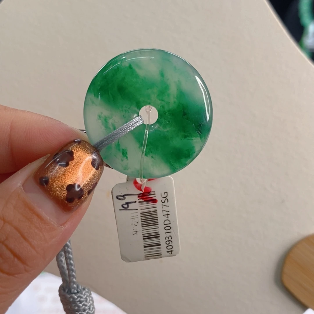 石英质玉未镶嵌颈饰