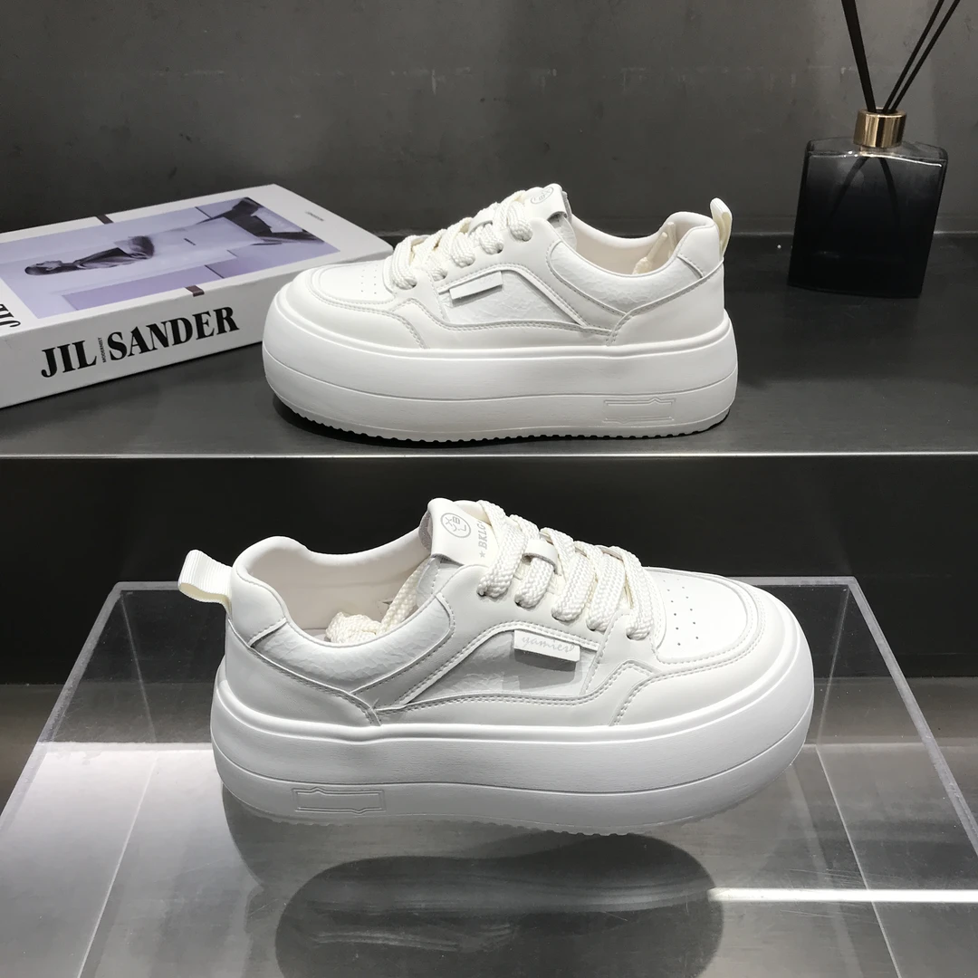 真皮超轻厚底小白鞋女2025秋季新款透气轻便百搭时尚休闲运动板鞋