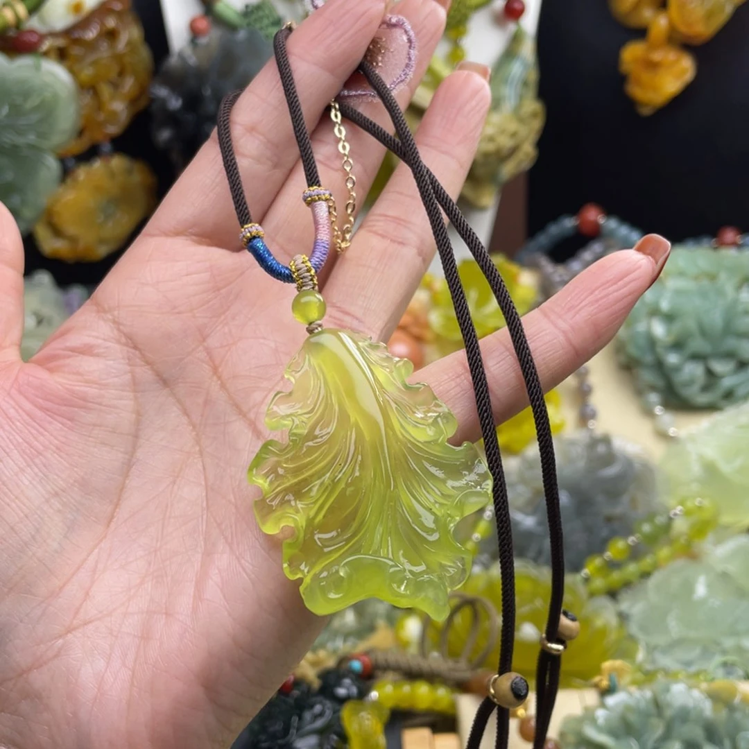 未镶嵌蛇纹石玉颈饰