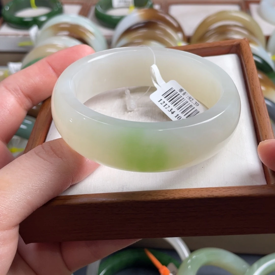 【闪购商品】和田玉手镯未镶嵌56.7.29