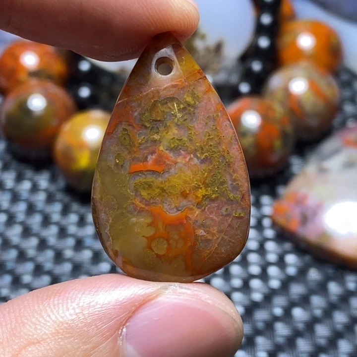 玛瑙/玉髓颈饰未镶嵌