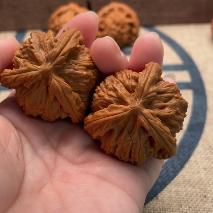 史***生银S925白狮子核桃