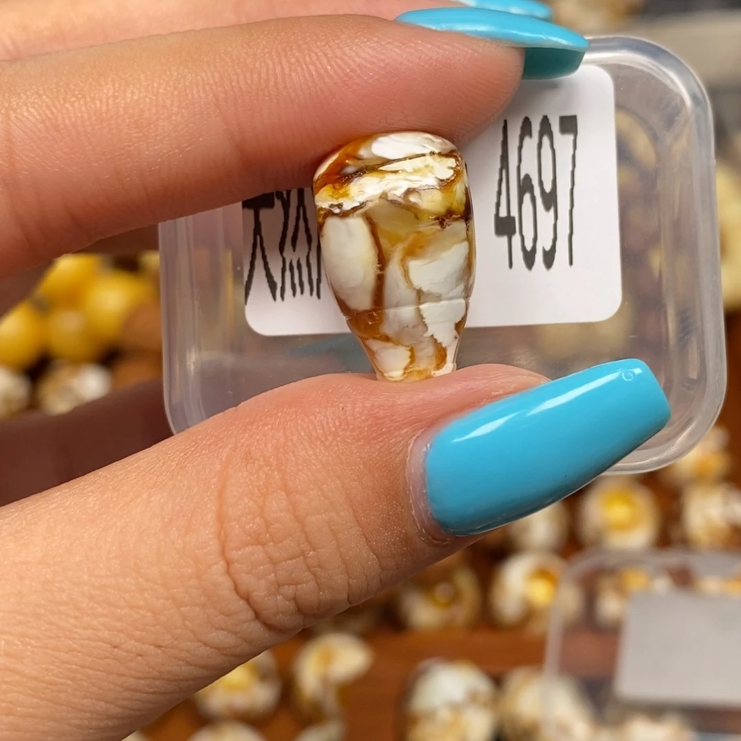 沁色蜜蜡未镶嵌4697