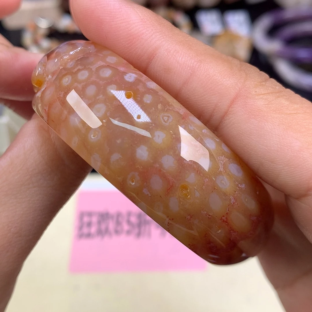 【闪购商品】颈饰未镶嵌硅化珊瑚（珊瑚玉）12号双兔52.5圈