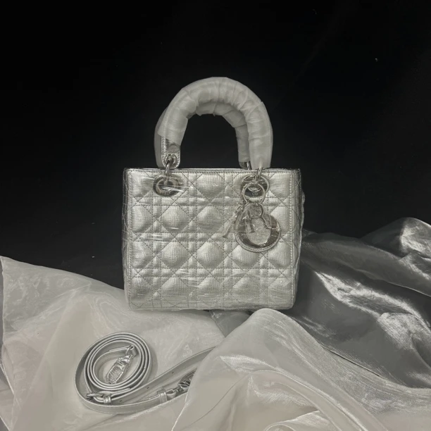 95新 DIOR/迪奥 Dior4格银色戴妃斜挎包
