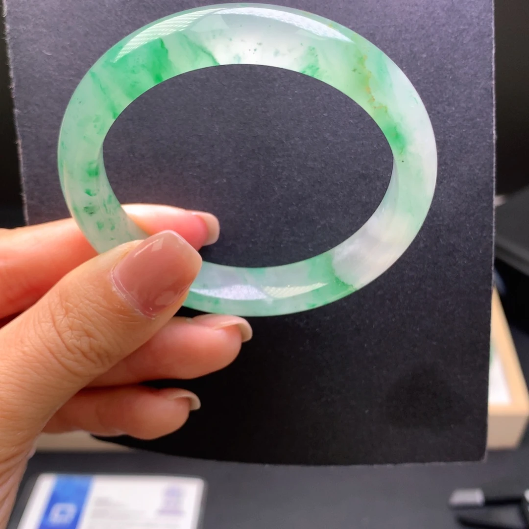 石英质玉未镶嵌手镯