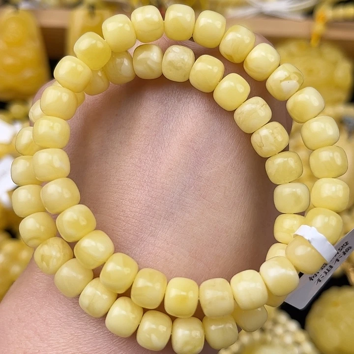 琥珀未镶嵌颈饰琥珀，多样性发其一
