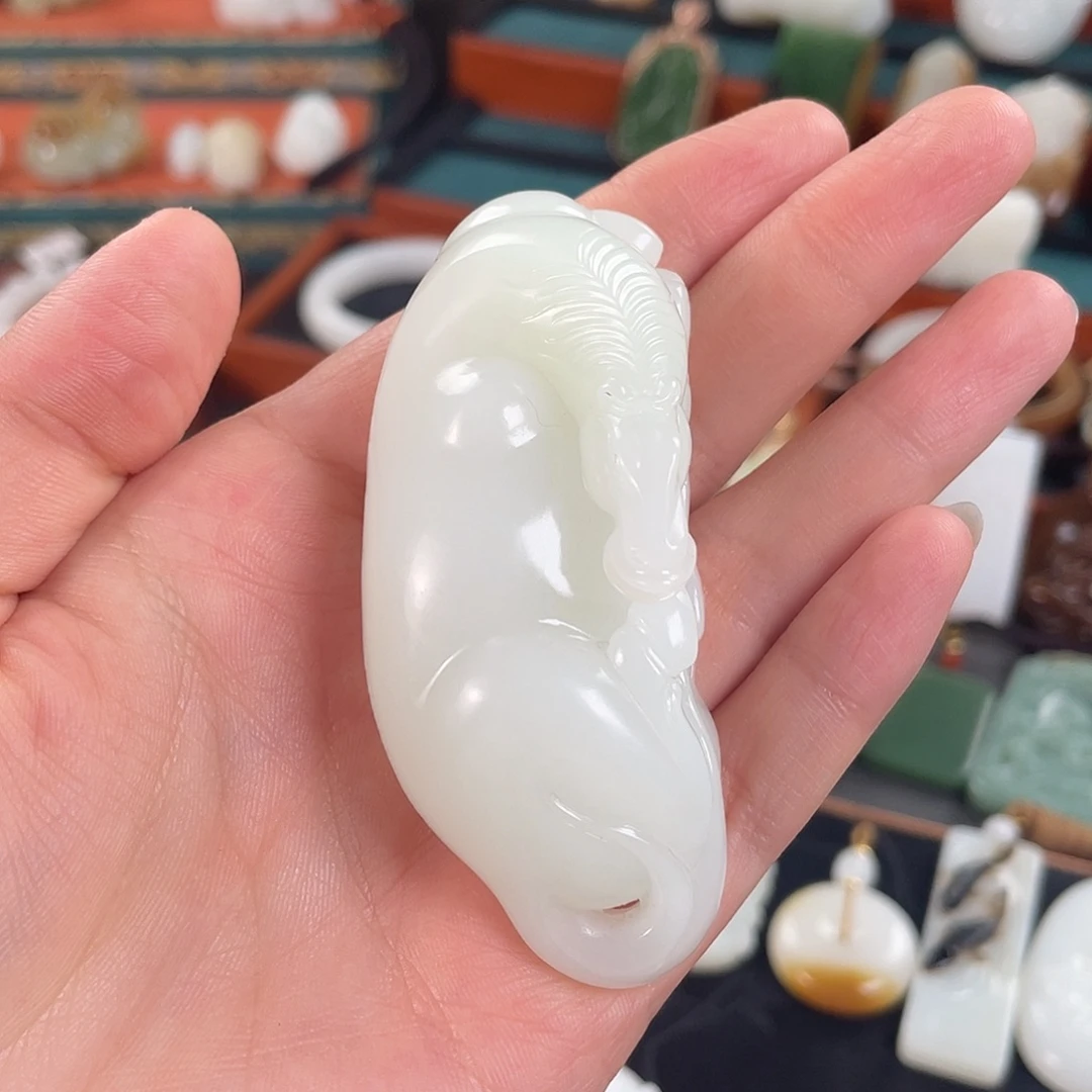 和田玉未镶嵌把件