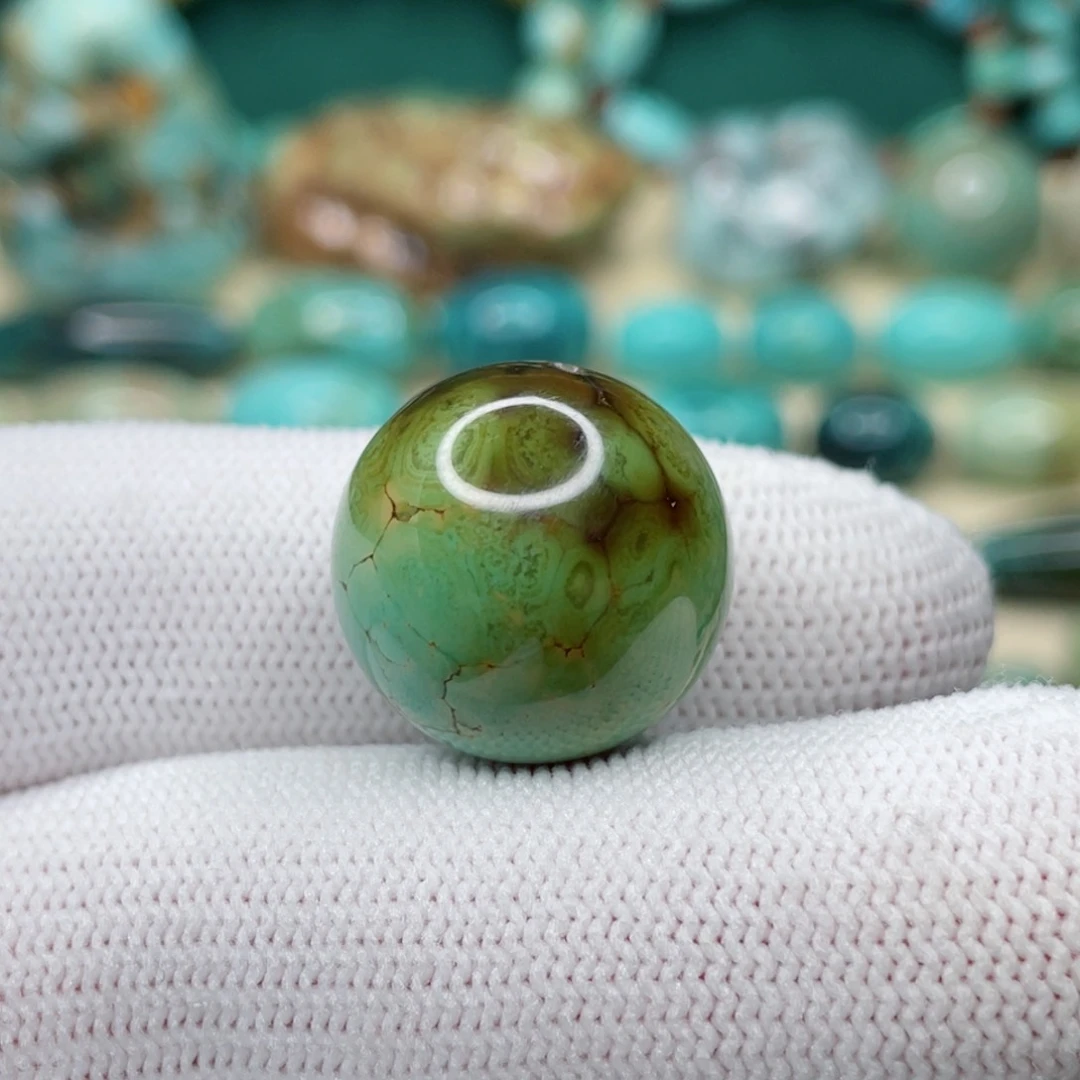 未镶嵌绿松石颈饰