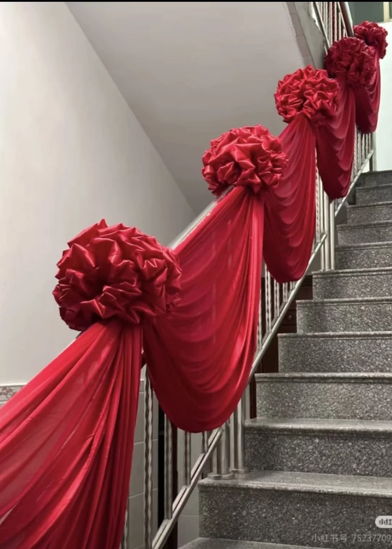 定制成品波浪造型大红花球结婚布置阳台围栏楼梯扶手布幔红绣球