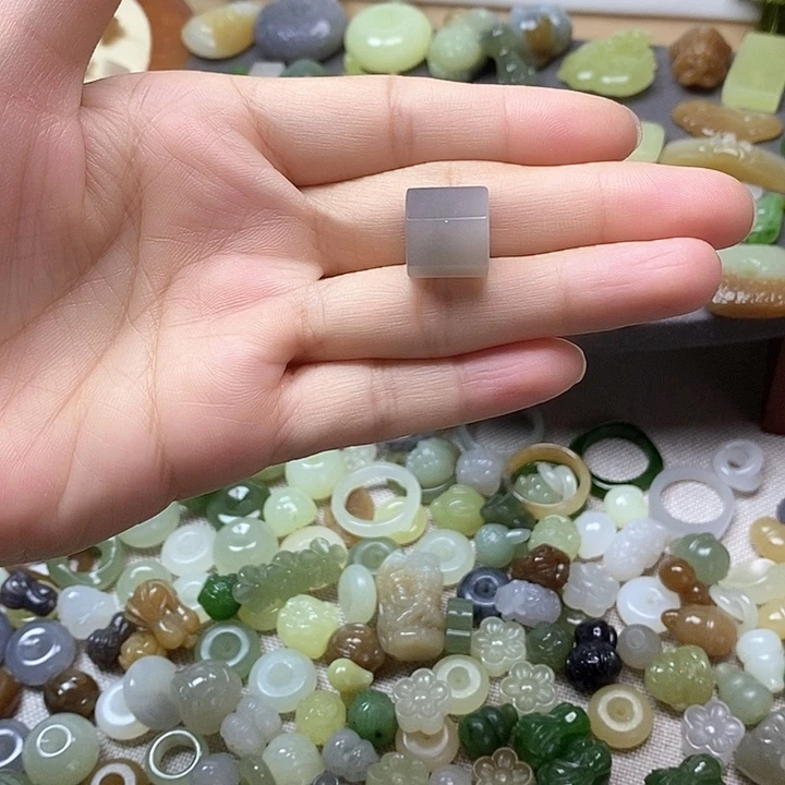 未镶嵌和田玉挂件