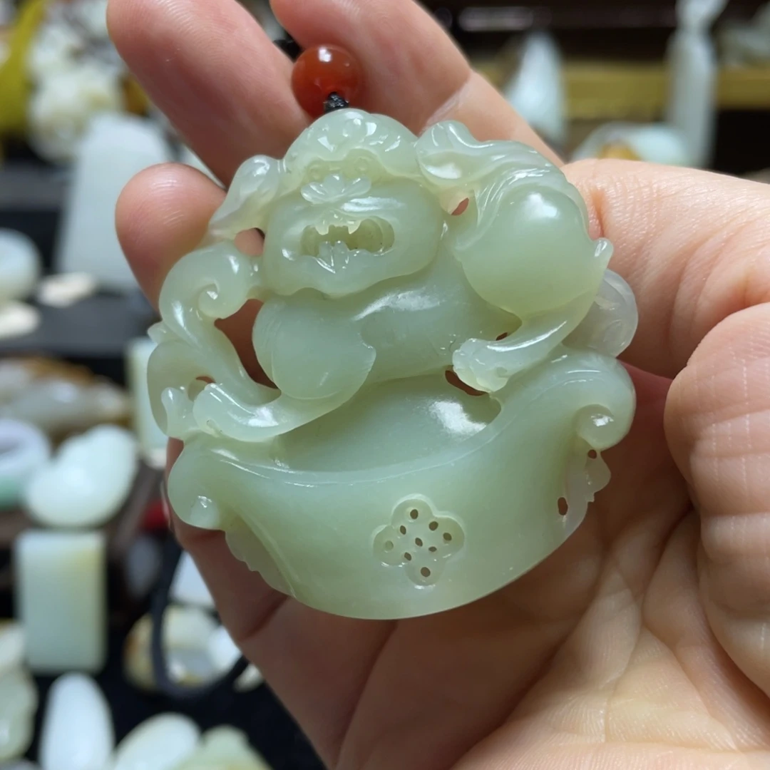 *****和田玉未镶嵌颈饰