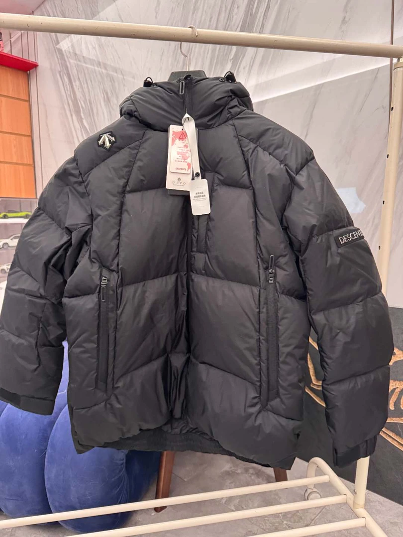【迪桑特】现货 黑色羽绒服 新款L尺码 断码清仓穿到150斤