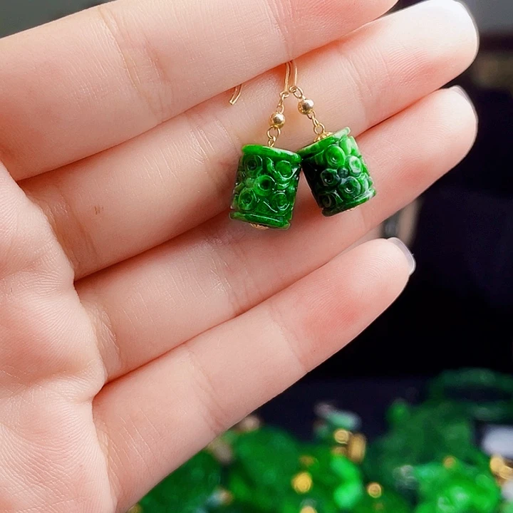 翡翠18K金镶嵌颈饰多样性