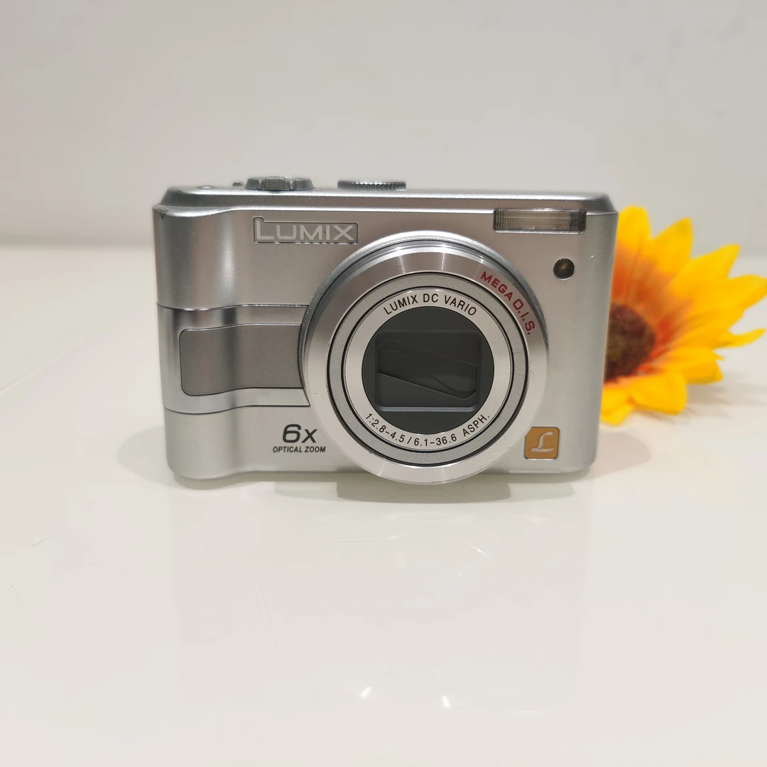 95新 Panasonic/松下 Lz5 600万像素 6倍变焦 5号电池自备No退换