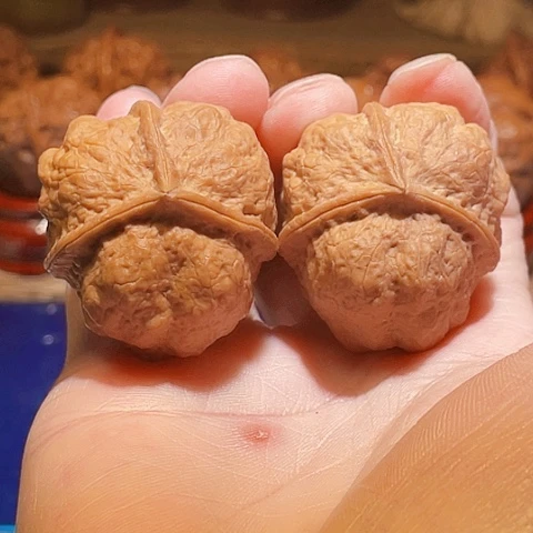 把件文玩核桃蝴蝶蟾带彩微磕38