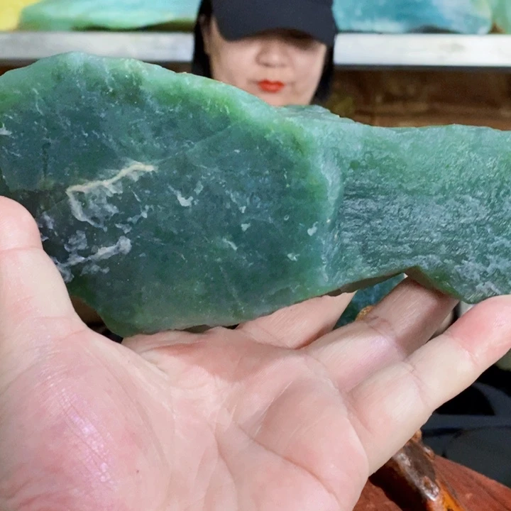 蛇纹石玉未镶嵌原石