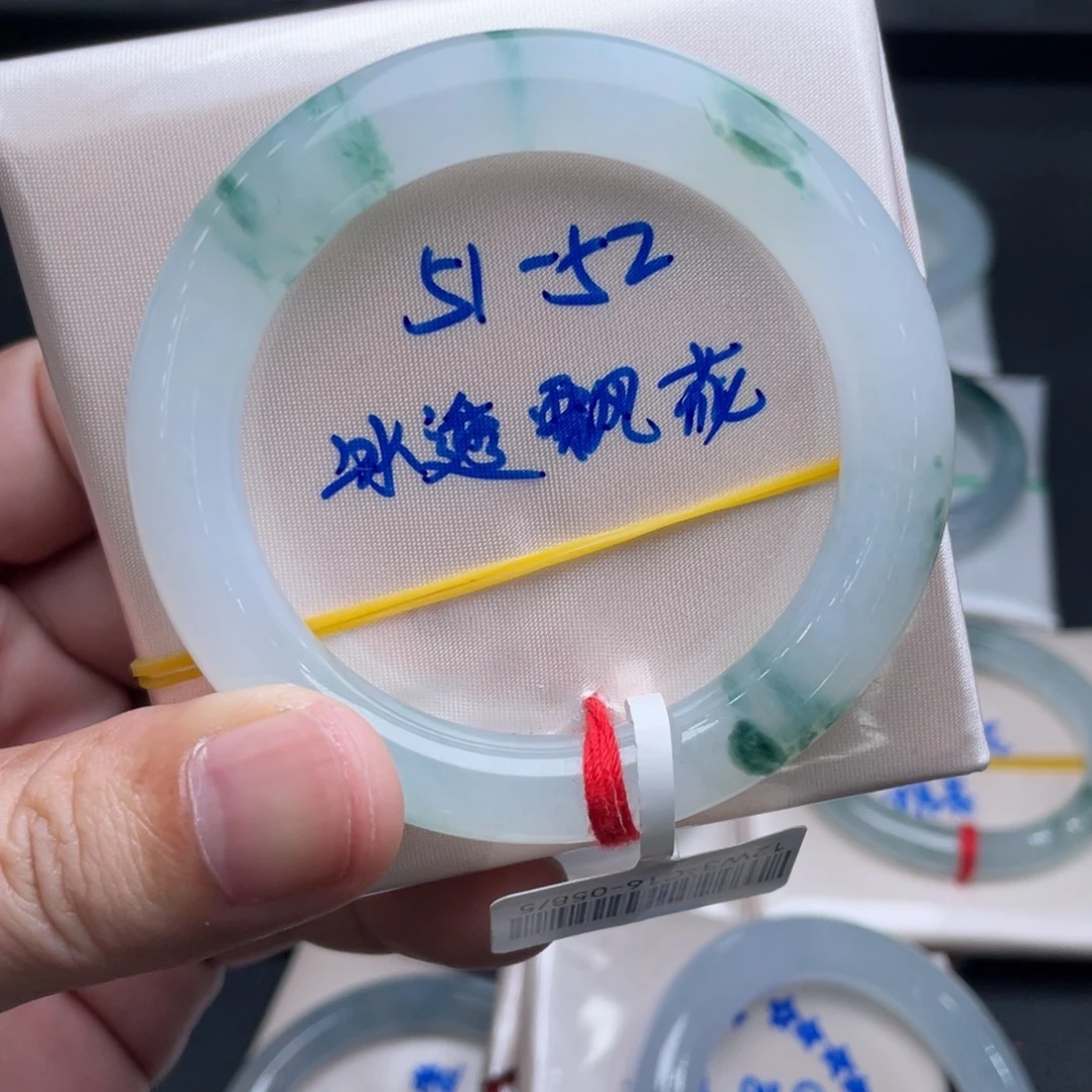 翡翠未镶嵌手镯翡翠手镯85