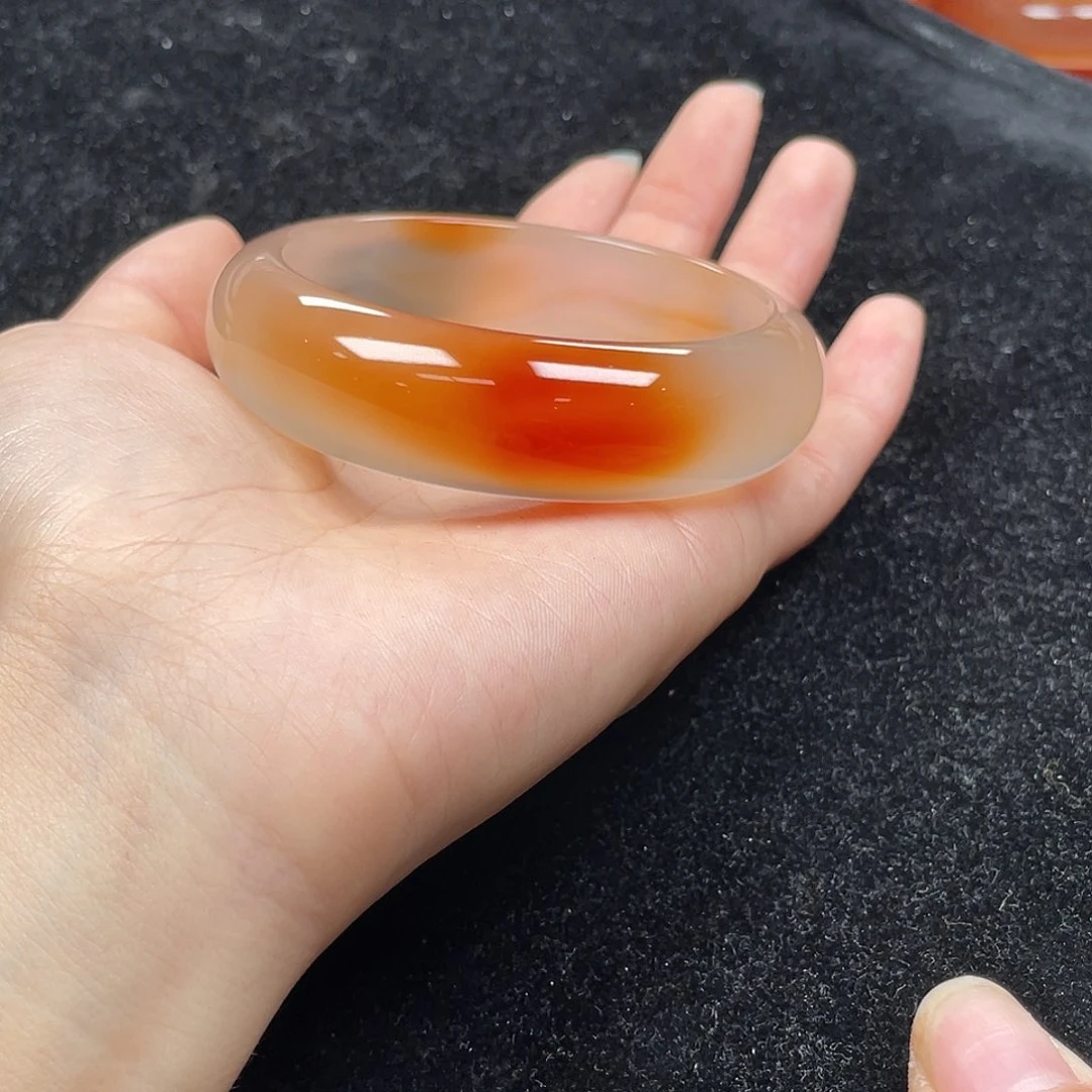 玛瑙/玉髓手镯未镶嵌A***子