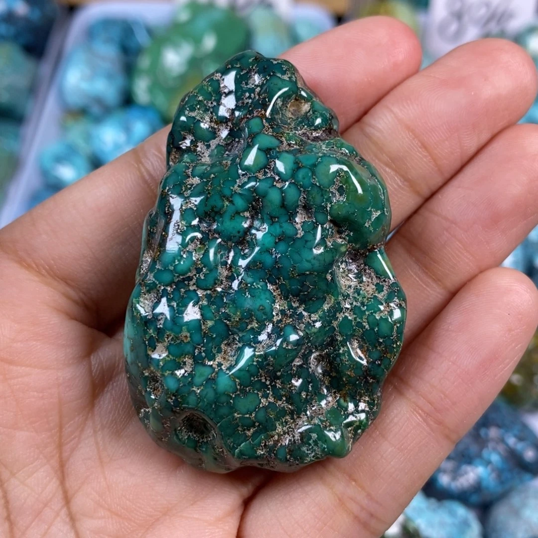 绿松石未镶嵌颈饰