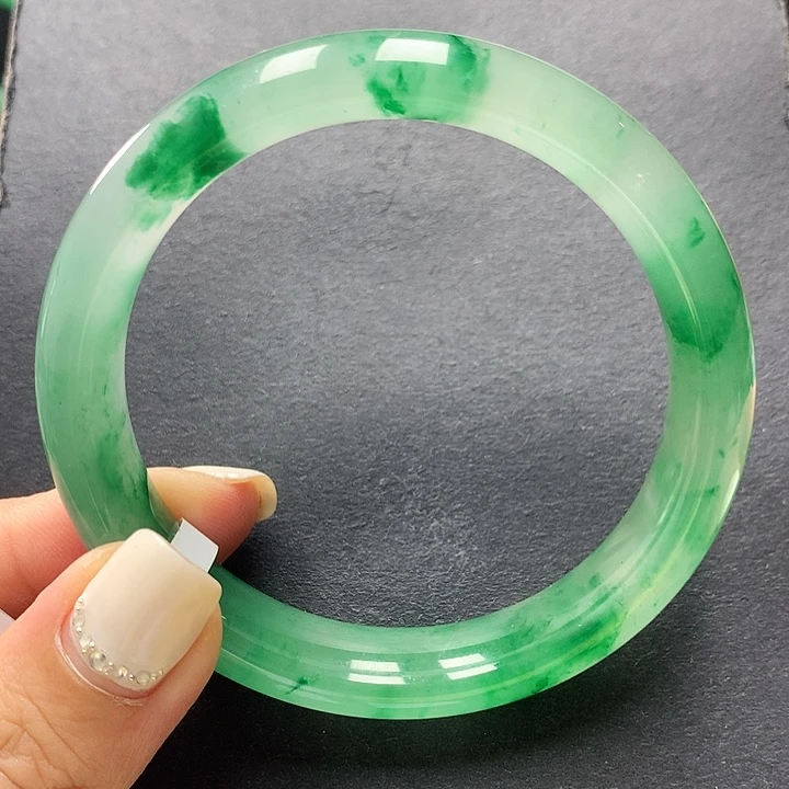 未镶嵌手镯石英质玉