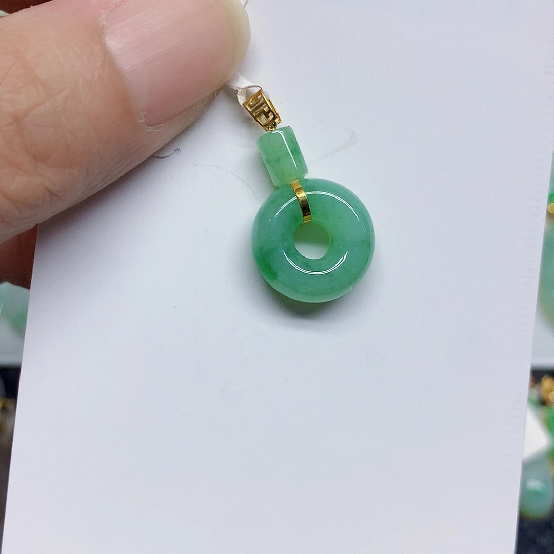 颈饰18K金镶嵌翡翠翡翠