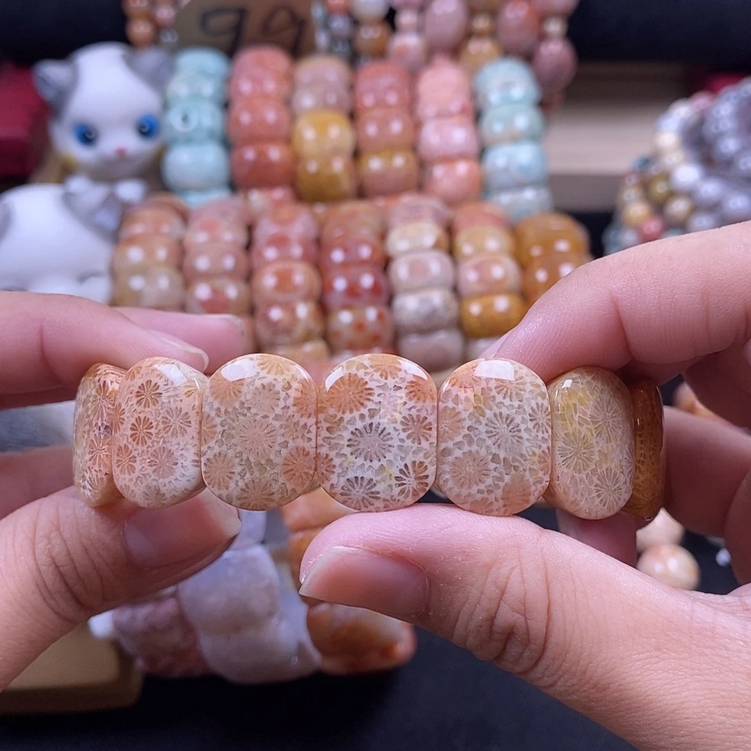 久***霖硅化珊瑚（珊瑚玉）手牌未镶嵌