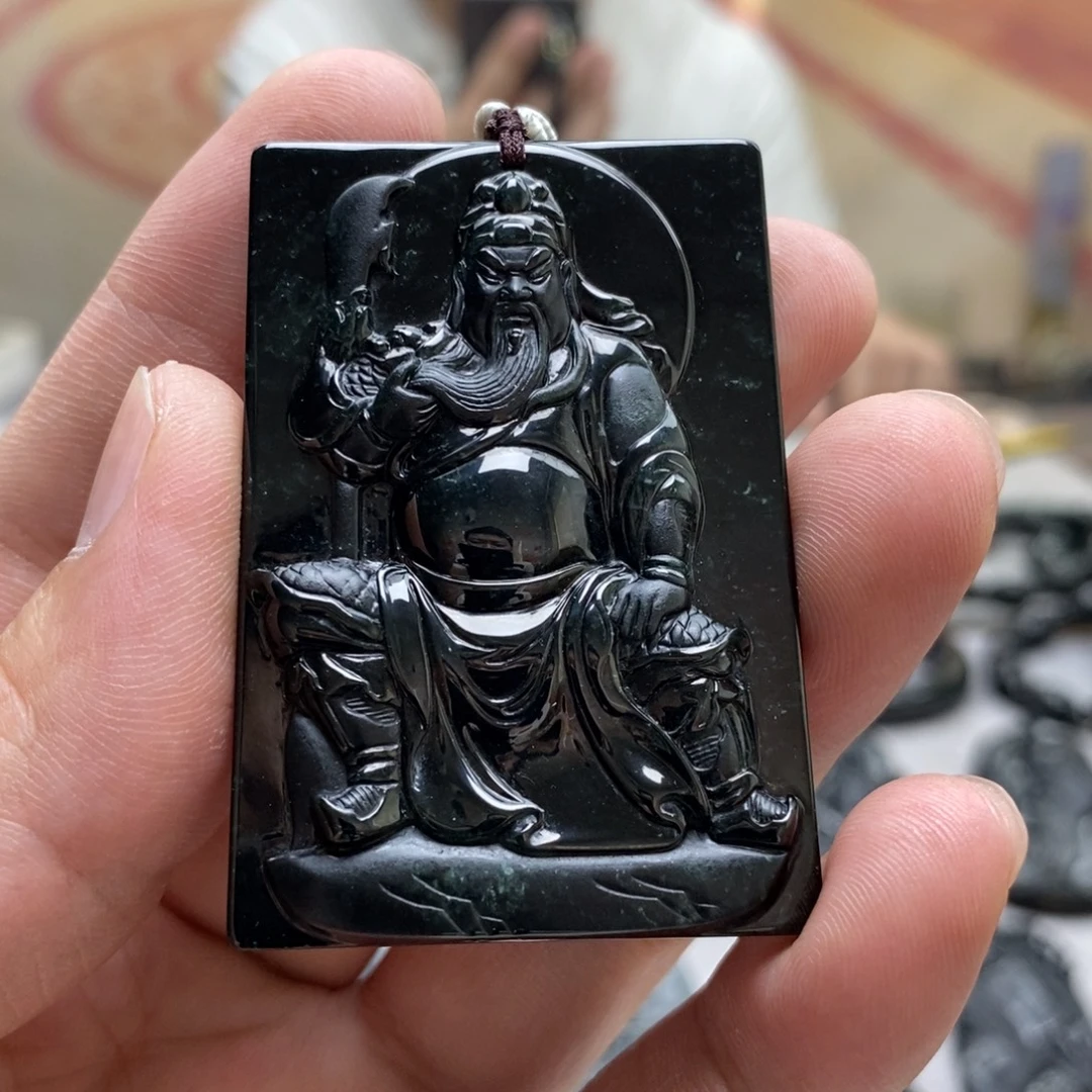 翡翠未镶嵌颈饰关公